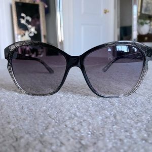 Ellen Tracy sunglasses